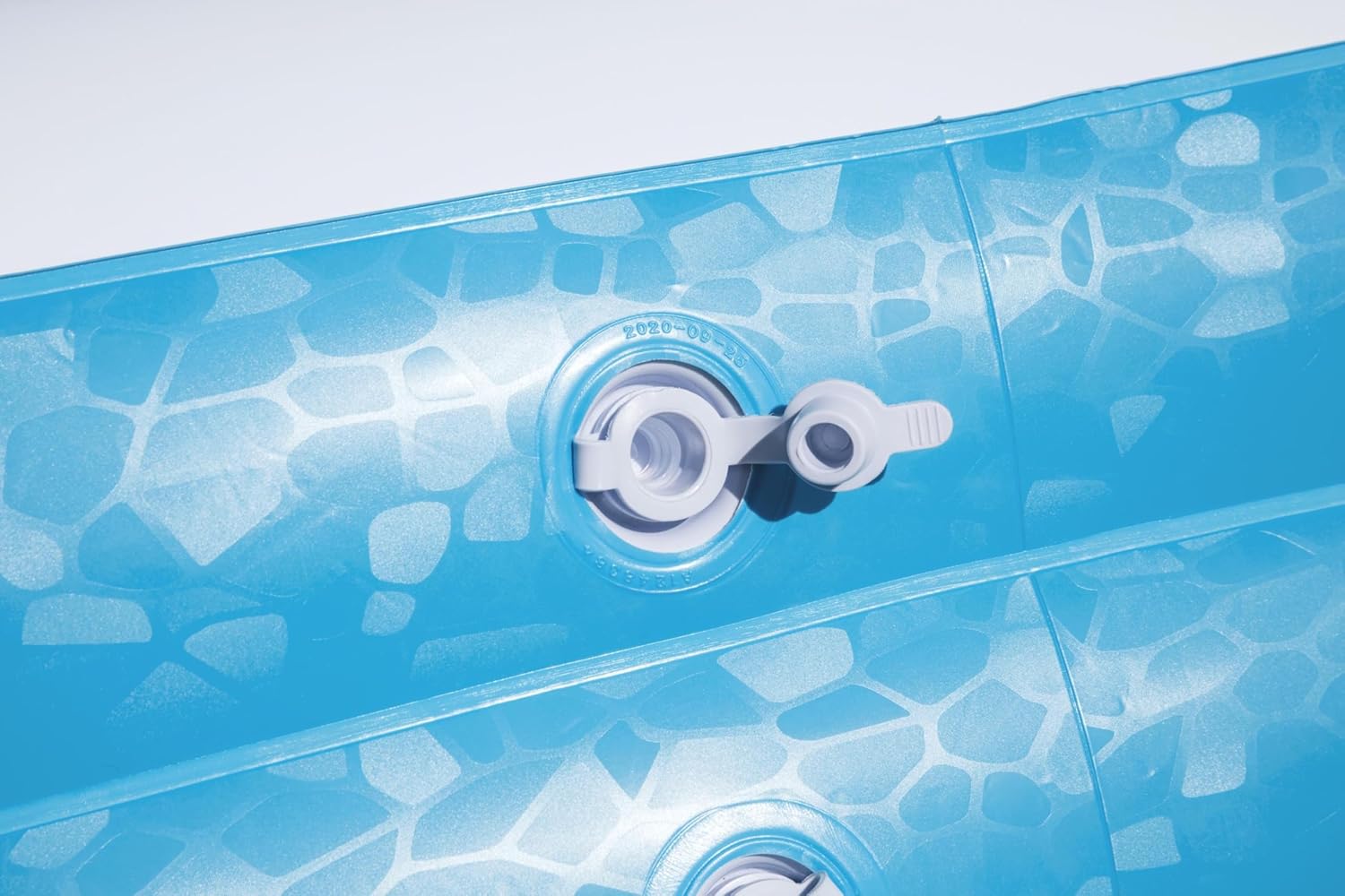 Bestway inflatable rectangular paddling pool with family inside

Top-down view of Bestway blue inflatable pool

Inflatable pool on grass with children playing

Side angle of Bestway pool showing two air chambers

Dimensions of Bestway family pool

Family enjoying inflatable pool in the backyard

Rectangular Bestway paddling pool setup outdoors