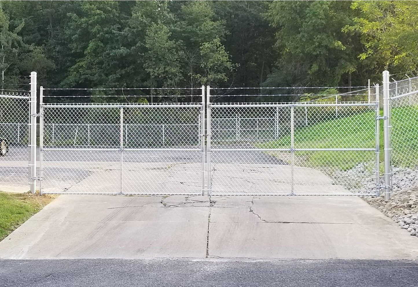 Commercial Chain Link Double Drive Gate with 3 - Strand Barb Wire – 26′ 10″ W x 6′ H Heavy - Duty Steel Security Gate 2610BW6 - with | Sold by Uncle Wiener's Wholesale