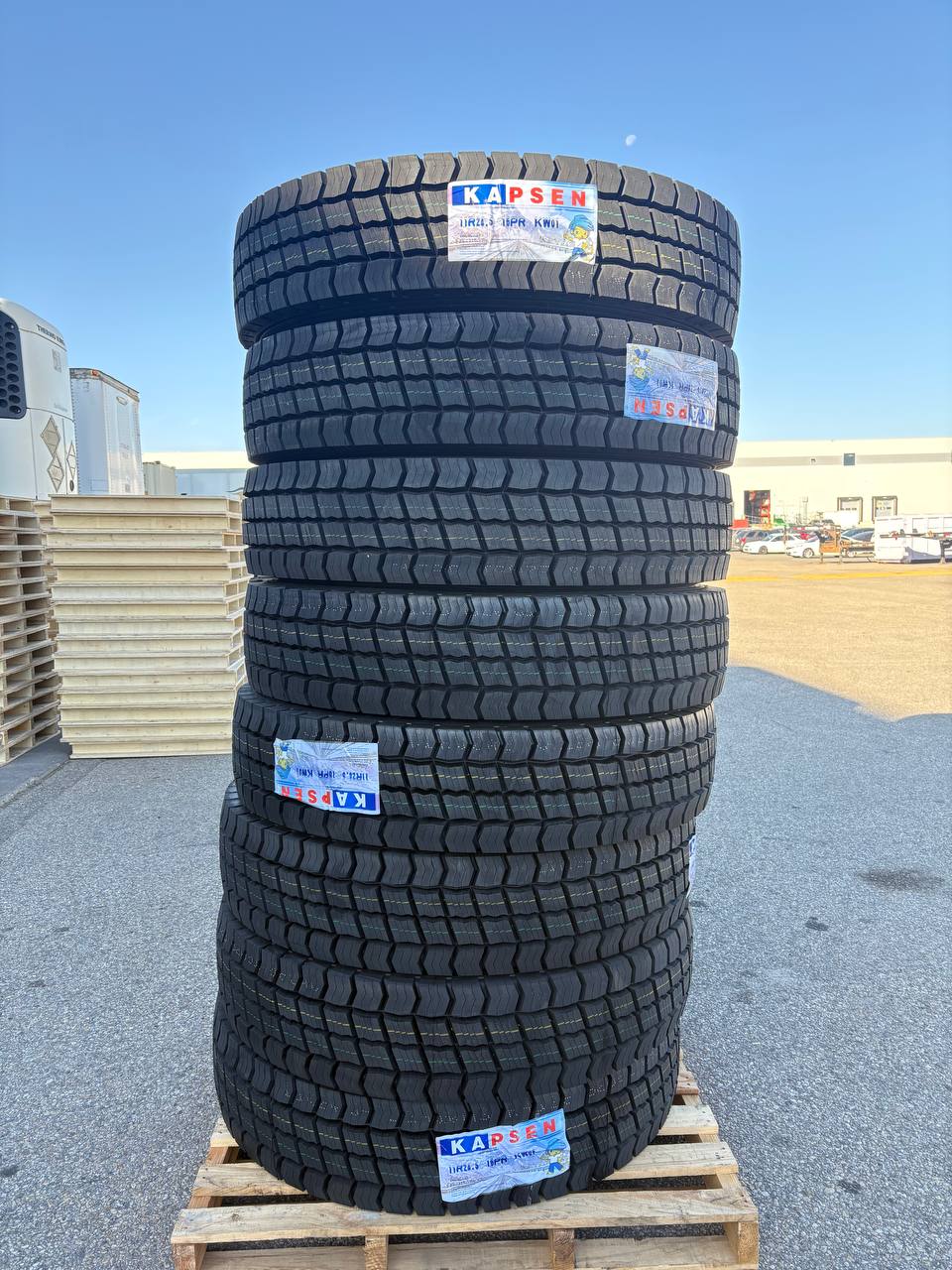Commercial Truck & Bus Tires – DOT Approved TBR, 11R22.5, 295/75R22.5, 11R24.5 by Kapsen & Zwart - TBR (Truck & Bus Radial) Commercial Tire with KAPSEN DRIVE OPEN HS217 | Sold by Uncle Wiener's Wholesale