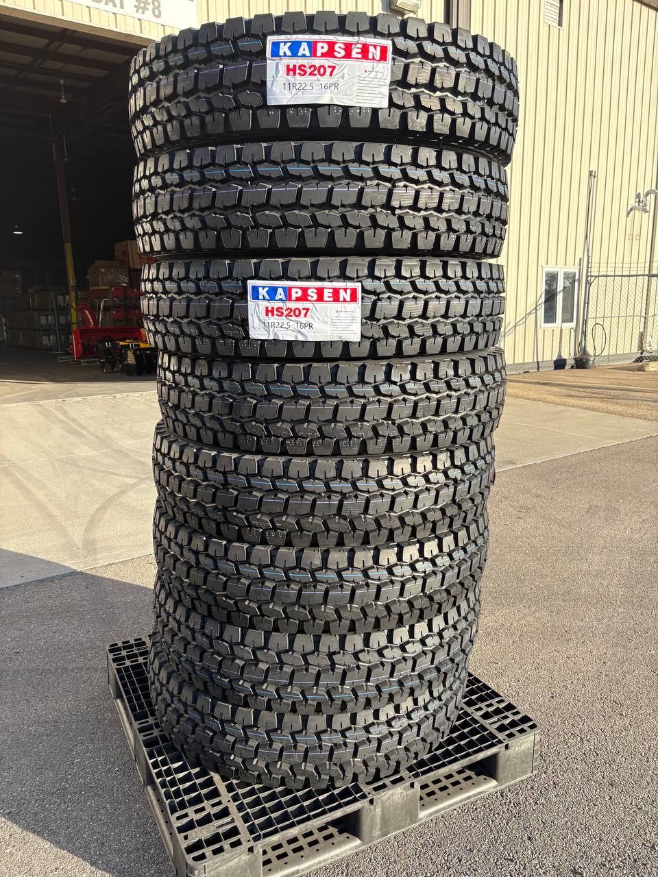 Commercial Truck & Bus Tires – DOT Approved TBR, 11R22.5, 295/75R22.5, 11R24.5 by Kapsen & Zwart - TBR (Truck & Bus Radial) Commercial Tire with ZWARTH DRIVE OPEN 777 18 PLY | Sold by Uncle Wiener's Wholesale