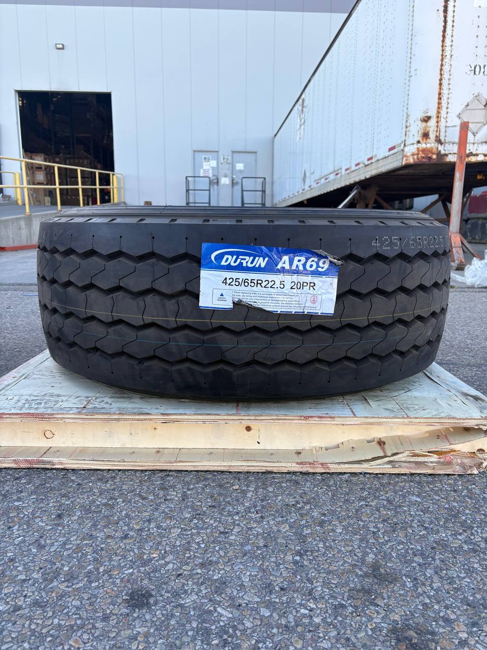 Commercial Truck & Bus Tires – DOT Approved TBR, 11R22.5, 295/75R22.5, 11R24.5 by Kapsen & Zwart - TBR (Truck & Bus Radial) Commercial Tire with KAPSEN DRIVE OPEN HS217 | Sold by Uncle Wiener's Wholesale