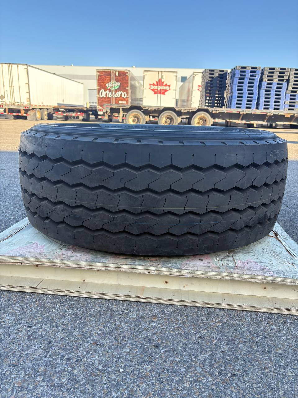 Commercial Truck & Bus Tires – DOT Approved TBR, 11R22.5, 295/75R22.5, 11R24.5 by Kapsen & Zwart - TBR (Truck & Bus Radial) Commercial Tire with KAPSEN DRIVE OPEN HS217 | Sold by Uncle Wiener's Wholesale