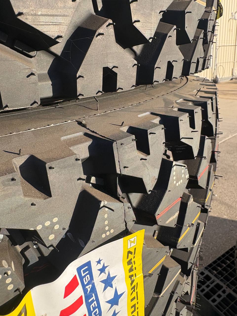 Commercial Truck & Bus Tires – DOT Approved TBR, 11R22.5, 295/75R22.5, 11R24.5 by Kapsen & Zwart - TBR (Truck & Bus Radial) Commercial Tire with DOUBLE STAR DSRD01 | Sold by Uncle Wiener's Wholesale