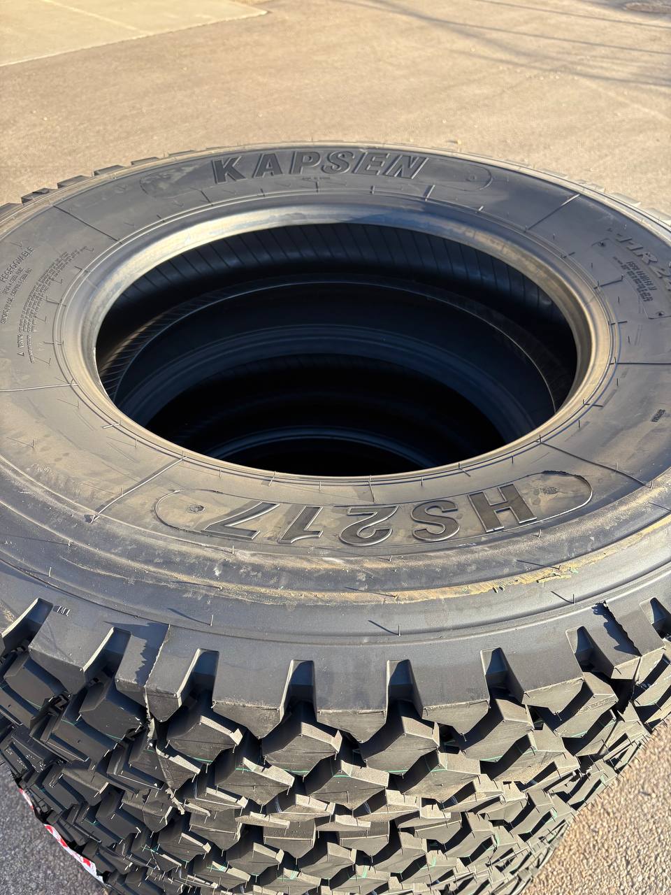 Commercial Truck & Bus Tires – DOT Approved TBR, 11R22.5, 295/75R22.5, 11R24.5 by Kapsen & Zwart - TBR (Truck & Bus Radial) Commercial Tire with KAPSEN DRIVE OPEN HS217 | Sold by Uncle Wiener's Wholesale