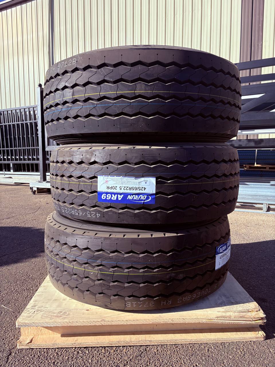 Commercial Truck & Bus Tires – DOT Approved TBR, 11R22.5, 295/75R22.5, 11R24.5 by Kapsen & Zwart - TBR (Truck & Bus Radial) Commercial Tire with KAPSEN DRIVE OPEN HS217 | Sold by Uncle Wiener's Wholesale