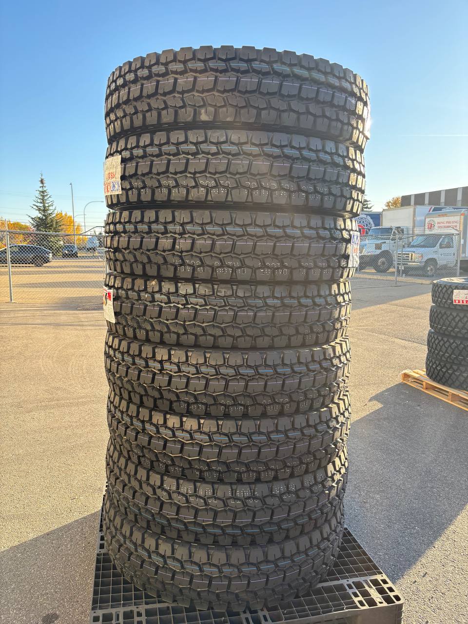 Commercial Truck & Bus Tires – DOT Approved TBR, 11R22.5, 295/75R22.5, 11R24.5 by Kapsen & Zwart - TBR (Truck & Bus Radial) Commercial Tire with KAPSEN DRIVE OPEN HS217 | Sold by Uncle Wiener's Wholesale