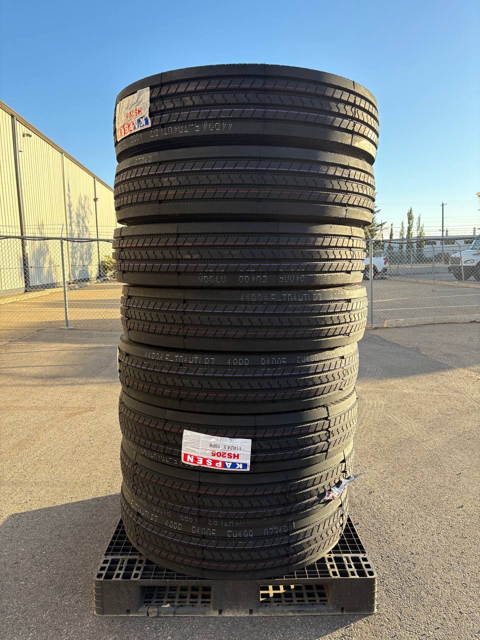 Commercial Truck & Bus Tires – DOT Approved TBR, 11R22.5, 295/75R22.5, 11R24.5 by Kapsen & Zwart - TBR (Truck & Bus Radial) Commercial Tire with ZWARTH DRIVE OPEN 777 18 PLY | Sold by Uncle Wiener's Wholesale