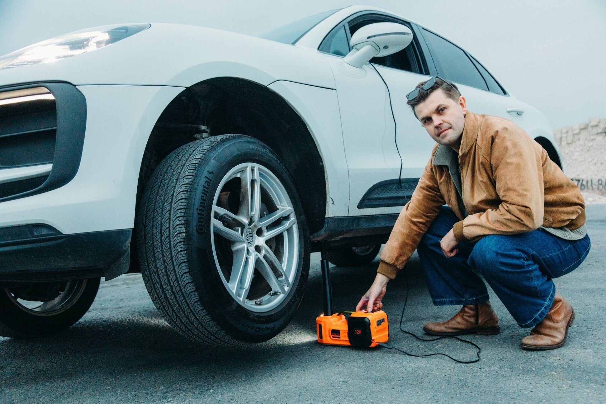 Electric Car Jack &amp; Tire Inflator Pump Kit – 5 Ton Hydraulic 12V with LED Light (2504852) - with | Sold by Uncle Wiener's Wholesale