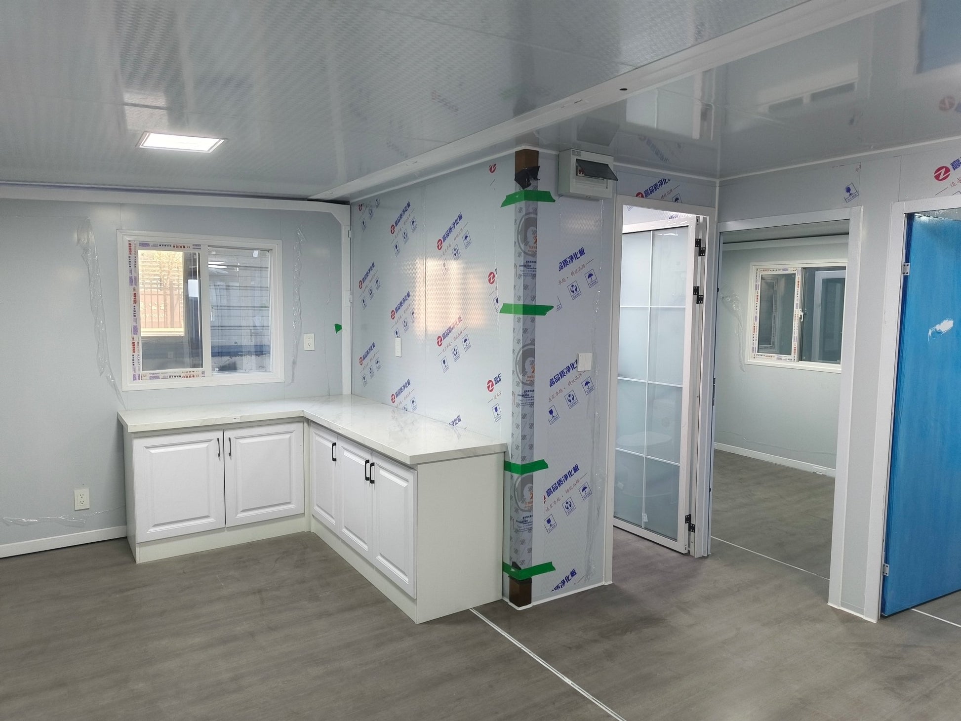 Expandable Container House 19.4 ft Modular Home 2 Bed 1 Bath Full Setup 110V 238931 - with | Sold by Uncle Wiener's Wholesale