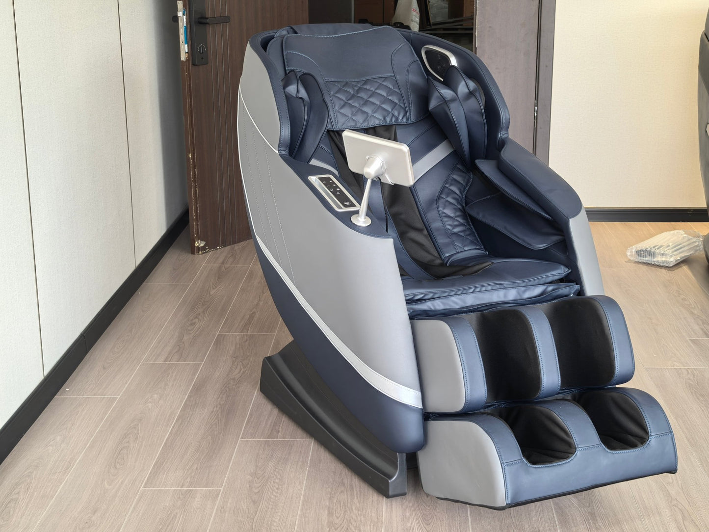 Full Body Zero Gravity Massage Chair with Heating, Foot Rollers & Bluetooth – 7146190 - with | Sold by Uncle Wiener's Wholesale
