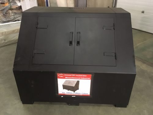 “Top view of black steel garbage incinerator fire pit with vent holes”

“Steel incinerator box with forklift access and reinforced lid”

“High-efficiency vented garbage burner with heavy-duty design”

“Open view of fire pit incinerator showing internal air grates”

“Steel waste disposal incinerator with front-loading forklift pockets”