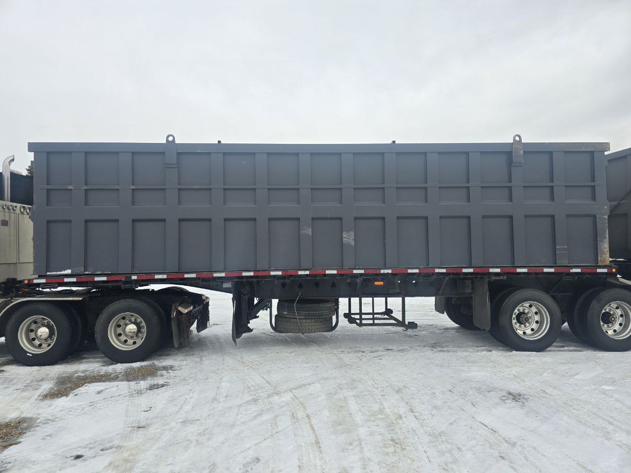 Heavy - Duty Steel Super B Trailer Bins 32ft & 28ft – Scrap for Demolition & Recycling M32X8X7 - with | Sold by Uncle Wiener's Wholesale
