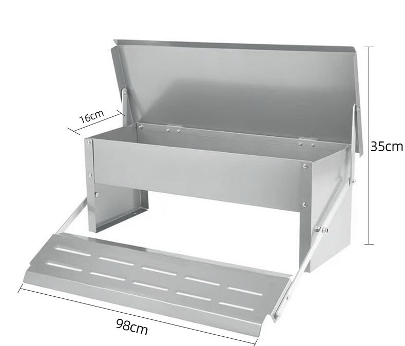 Automatic pedal chicken feeder with open lid and feeding hens
Stainless steel rat-proof chicken feeder for backyard flocks
Outdoor poultry feeder with 10kg capacity and anti-slip treadle
Front view of the self-opening chicken feeder with side panel open