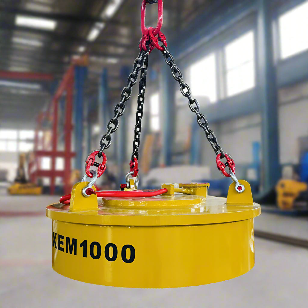 Heavy-duty yellow electric lifting magnet suspended by chains
Battery-powered scrap metal electromagnet 12V/24V industrial grade
Excavator lifting scrap metal with 23.6-inch and 40-inch electric magnet
