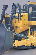 Realistic 1:50 diecast bulldozer toy on white background
Yellow metal bulldozer model with detailed scoop
Mini construction bulldozer toy for kids and collectors
Side view of zinc alloy bulldozer toy