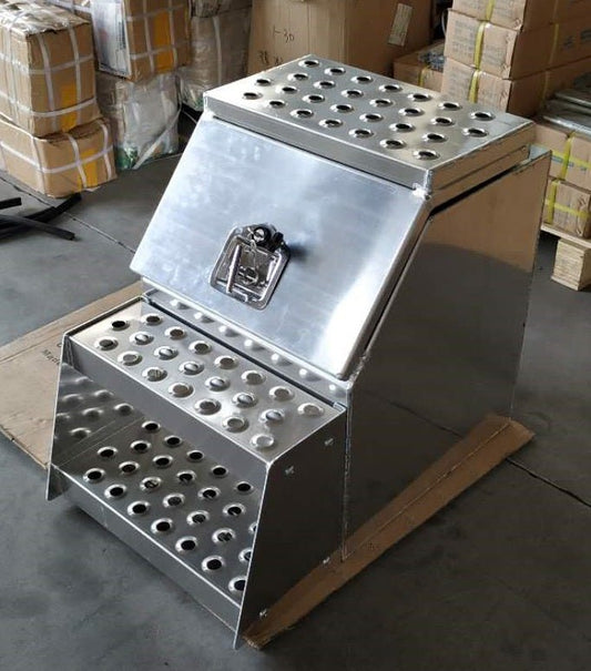 Aluminum 18" saddle step tool box – lockable crossover chest front view

Side angle of aluminum truck tool box with open lid

Locking system close-up for saddle truck toolbox

USB1802A truck tool chest in truck bed install view