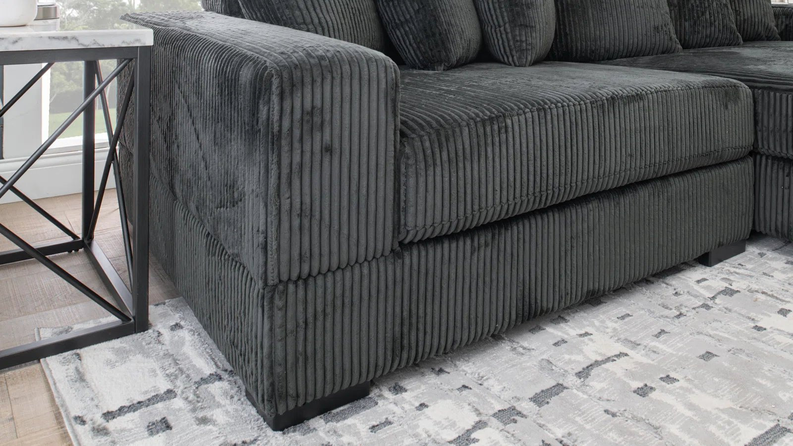 2-Piece Corduroy Sectional Sofa in Dark Gray – Front View

Compact Gray Sectional Sofa with Ribbed Upholstery

Minimalist Living Room Sofa Set – 2-Piece Corduroy

Small Space Sofa with Soft Corduroy Fabric

Modern Two-Piece Sectional in Light Gray Finish