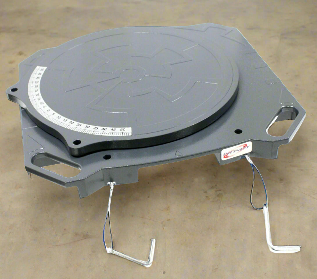 Two wheel alignment plates with 360° rotation
Side view of aluminum turntable plate with ball bearings
Top view showing angle adjustment markings
Close-up of the turntable base and mounting bolts
Full product layout – turntable pair for alignment tasks