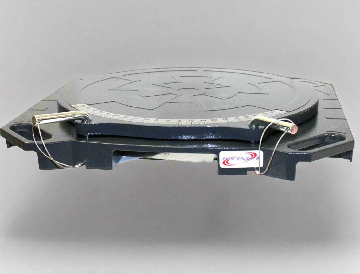 Two wheel alignment plates with 360° rotation
Side view of aluminum turntable plate with ball bearings
Top view showing angle adjustment markings
Close-up of the turntable base and mounting bolts
Full product layout – turntable pair for alignment tasks