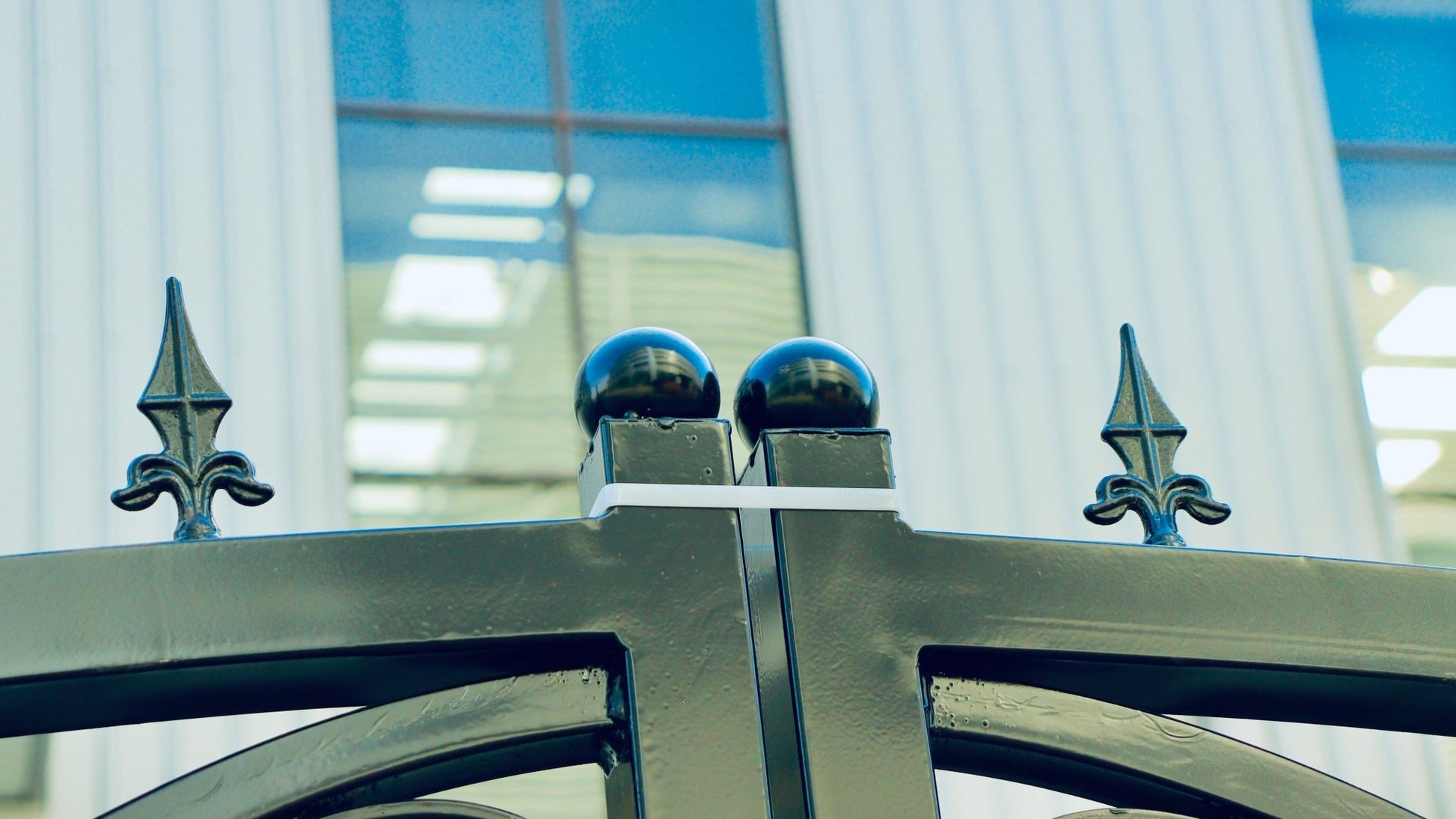 20ft dual swing black metal farm gate for driveway entry

weather-resistant steel driveway gate installed on a farm

heavy-duty driveway gate with powder-coated finish

Metal entrance gate kit with mounting hardware included

black steel gate for rural property or acreage driveway