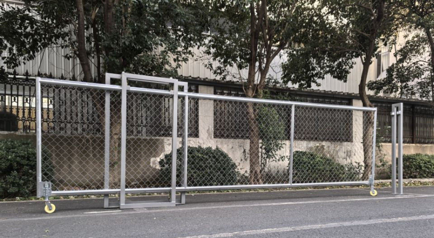 20 FT sliding chain link driveway gate – side view

Heavy-duty metal fence gate for wide driveway

SFSG20F driveway gate with chain link mesh design

Sliding gate installed in residential lot

Industrial security gate with chain link fencing