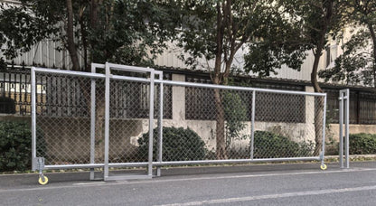 20 FT sliding chain link driveway gate – side view

Heavy-duty metal fence gate for wide driveway

SFSG20F driveway gate with chain link mesh design

Sliding gate installed in residential lot

Industrial security gate with chain link fencing