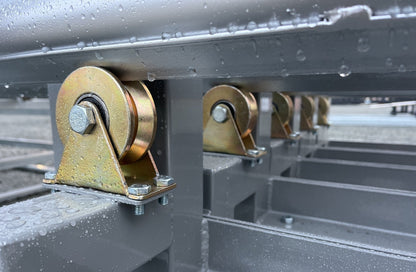 20 FT sliding chain link driveway gate – side view

Heavy-duty metal fence gate for wide driveway

SFSG20F driveway gate with chain link mesh design

Sliding gate installed in residential lot

Industrial security gate with chain link fencing