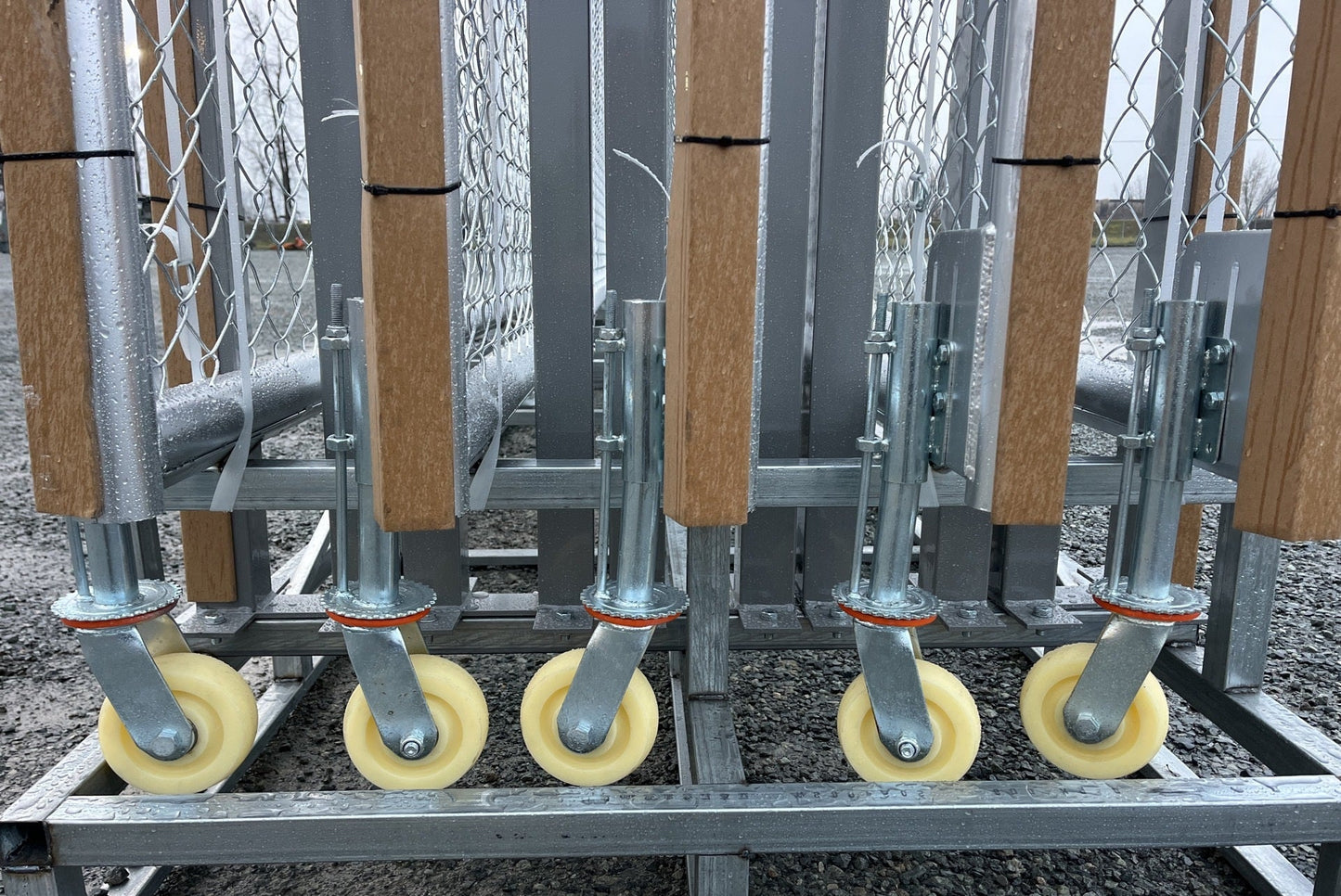 20 FT sliding chain link driveway gate – side view

Heavy-duty metal fence gate for wide driveway

SFSG20F driveway gate with chain link mesh design

Sliding gate installed in residential lot

Industrial security gate with chain link fencing