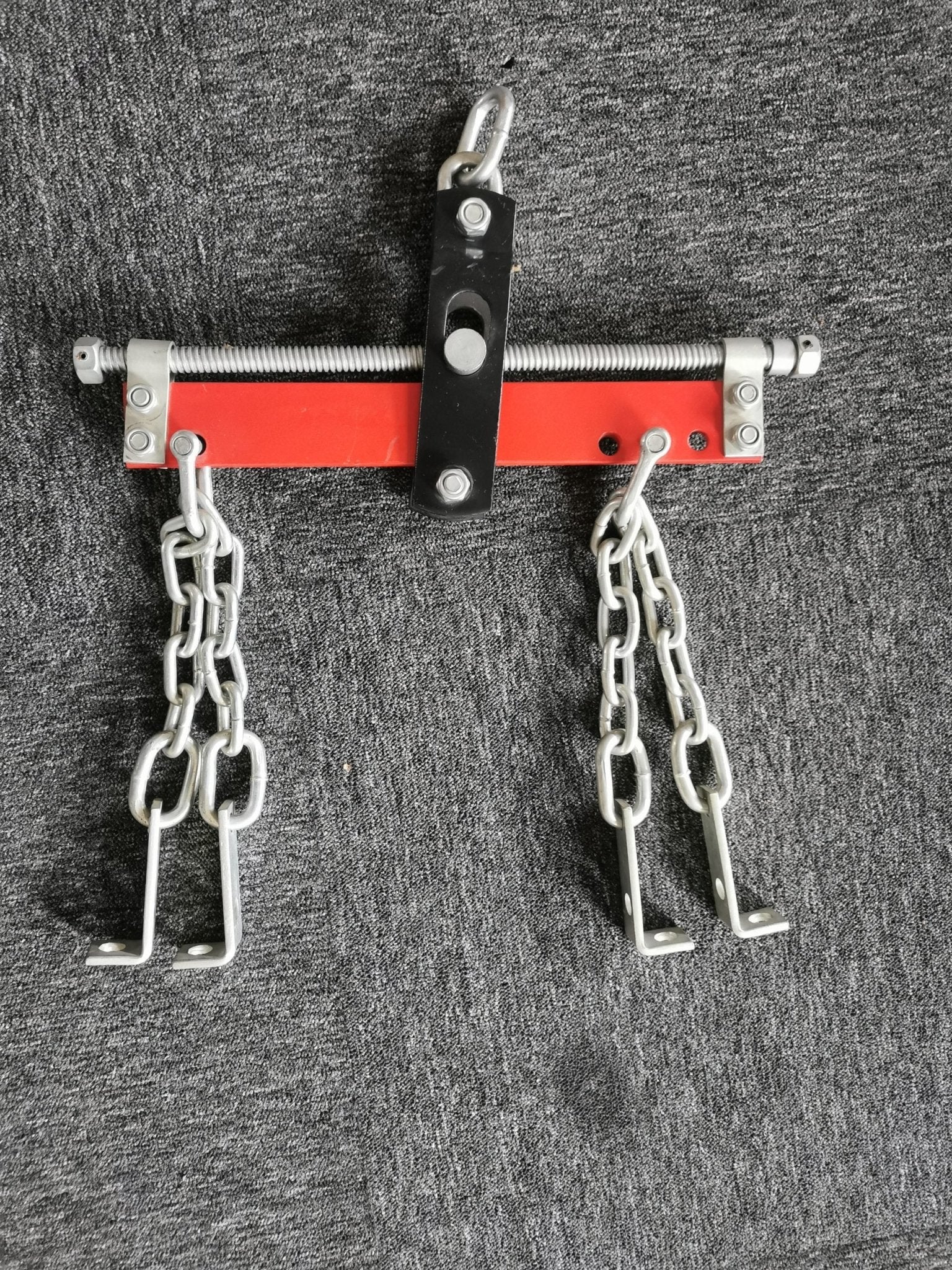 Engine load leveler hoist bar with chains and crank for 2000 lbs lifting
Heavy-duty red engine leveler for crane or hoist use