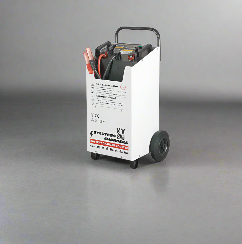 220V battery booster with wheels and handle ��� Model F3500A
Quick start charger for 12V and 24V truck batteries
Heavy-duty battery booster with air cooling
Front panel view of F3500A booster c