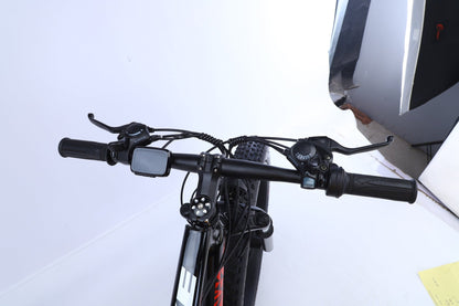 26 inch electric fat tire e-bike with 500W motor and disc brakes
Side view of black all-terrain e-bike with oversized tires
Removable 48V lithium battery on mountain fat tire e-bike
Close-up of rear hub motor and gear system on electric bike
Electric trail bike designed for snow, sand, and rugged terrain
Urban and off-road ready fat tire e-bike with aluminum frame