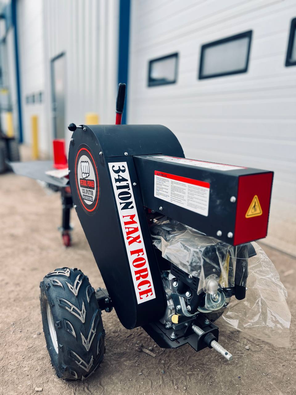 34 TON KINETIC LOG SPLITTER WITH 6.5 HP KOHLER ENGINE - Yard Machines with | Sold by Uncle Wiener's Wholesale