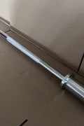 4ft Olympic barbell for home gym – stainless steel finish
Compact 2 inch solid steel barbell with 25mm shaft
Olympic short bar – curl and press bar for fitness training
Oxide-coated Olympic barbell for small gym setups
Close-up of sleeve and shaft of 4ft solid steel weight bar