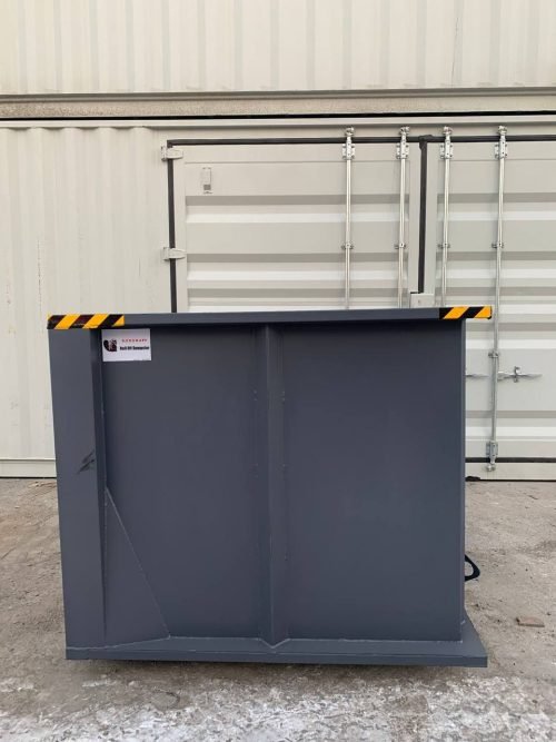 “4-yard steel scrap bin with forklift pockets”

“Heavy-duty metal debris dump box for recycling”

“Industrial black powder-coated dump container”

“Side view of steel debris bin – 4 yard capacity”