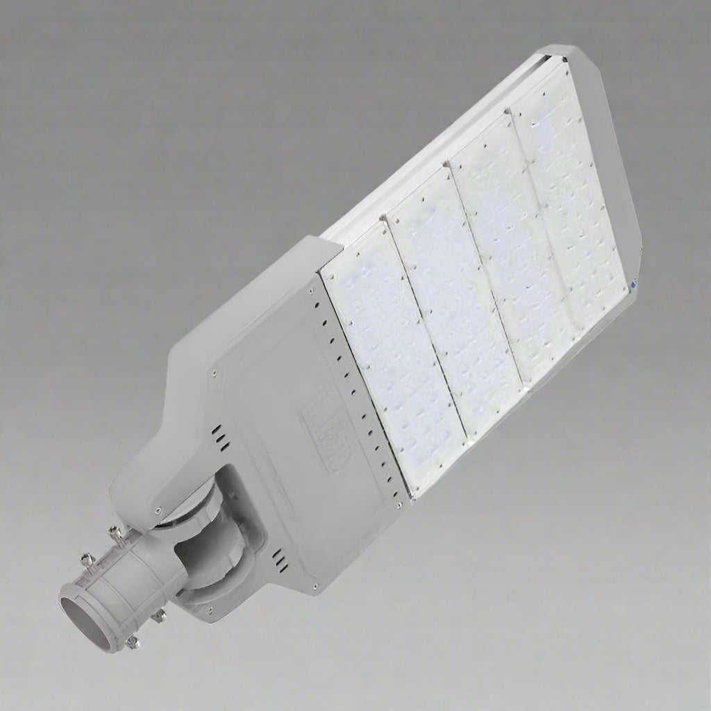 400W LED street light IP65 waterproof housing
600W high lumen yard light adjustable mounting
Gray outdoor LED security light fixture close-up
Side view of LED light with heat sink fins
Daylight white LED floodlight for outdoor use