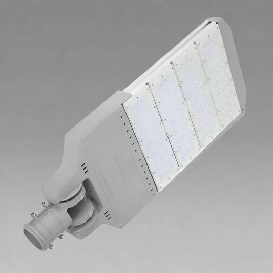 400W LED street light IP65 waterproof housing
600W high lumen yard light adjustable mounting
Gray outdoor LED security light fixture close-up
Side view of LED light with heat sink fins
Daylight white LED floodlight for outdoor use