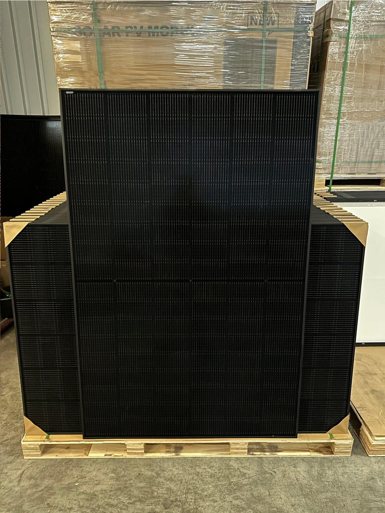 Front view of 440W bifacial solar panel with dual glass

All-black high-efficiency solar panel for residential rooftops

440W solar panel with monocrystalline silicon cells

Bifacial solar panel with MC4 connectors

Backside view of dual glass solar module for off-grid use