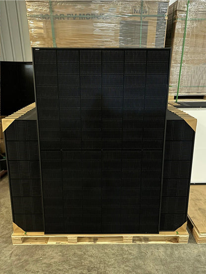 Front view of 440W bifacial solar panel with dual glass

All-black high-efficiency solar panel for residential rooftops

440W solar panel with monocrystalline silicon cells

Bifacial solar panel with MC4 connectors

Backside view of dual glass solar module for off-grid use
