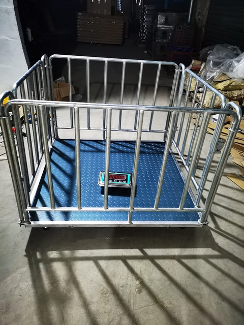 4x4 FT digital floor scale with steel checkered platform

Industrial-grade wired floor scale with LCD display

Heavy-duty 10,000 LB capacity scale with digital indicator

Digital floor scale used for freight weighing

Close-up of steel plate and load cell feet on floor scale