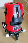 5-line 6-point cross laser level with red carrying case
Professional self-leveling laser level for drywall and tile alignment
Laser level tool projecting cross lines and dot points
Construction-grade horizontal and vertical laser level
Red precision cross line laser level with tripod mount