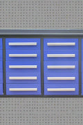 Red 7FT tool bench with drawers – front view

Blue tool chest storage drawers – side view

Stainless steel workbench close-up

Organized industrial tool station

Drawer slides and top workspace detail