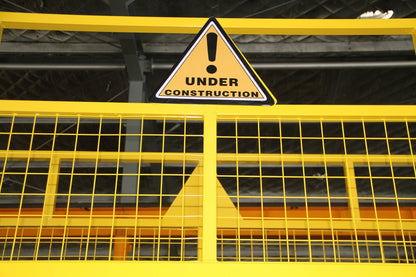 Heavy-duty yellow steel trench shield (front view)

Telescoping trench box in industrial job site

Construction-grade excavation shield with reinforced frame