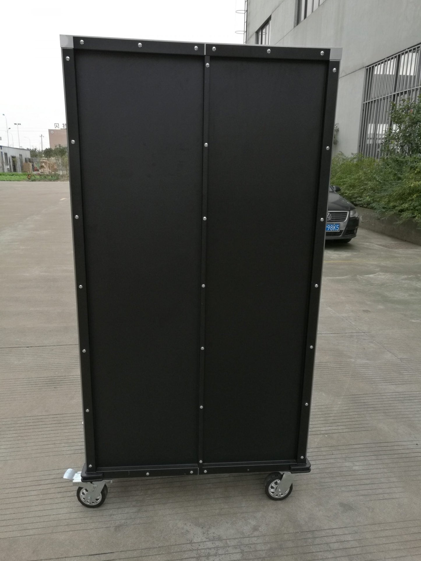 72 inch stainless steel rolling tool cabinet with dual locks

Industrial lockable storage cabinet on wheels

Powder-coated steel garage cabinet with smooth casters

Open view of tool cabinet with adjustable shelves

Heavy-duty mobile workshop cabinet with dual security locks