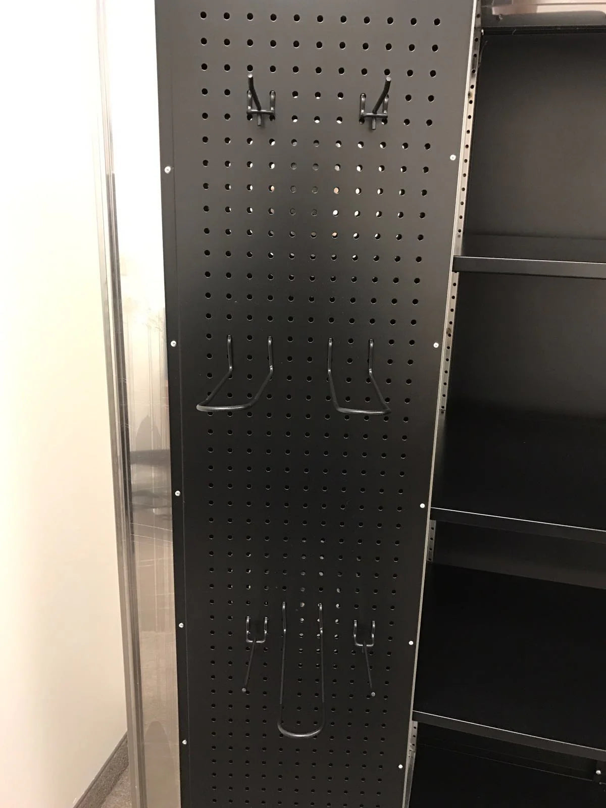 72 inch stainless steel rolling tool cabinet with dual locks

Industrial lockable storage cabinet on wheels

Powder-coated steel garage cabinet with smooth casters

Open view of tool cabinet with adjustable shelves

Heavy-duty mobile workshop cabinet with dual security locks