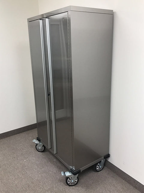 72 inch stainless steel rolling tool cabinet with dual locks

Industrial lockable storage cabinet on wheels

Powder-coated steel garage cabinet with smooth casters

Open view of tool cabinet with adjustable shelves

Heavy-duty mobile workshop cabinet with dual security locks