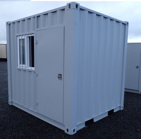 Gray 7FT steel office container with side door and windows
Interior view of 12FT jobsite office sea container
Office container unit with swing door and locking system
Plywood flooring inside portable office container
Security window with locking bar on steel sea container
