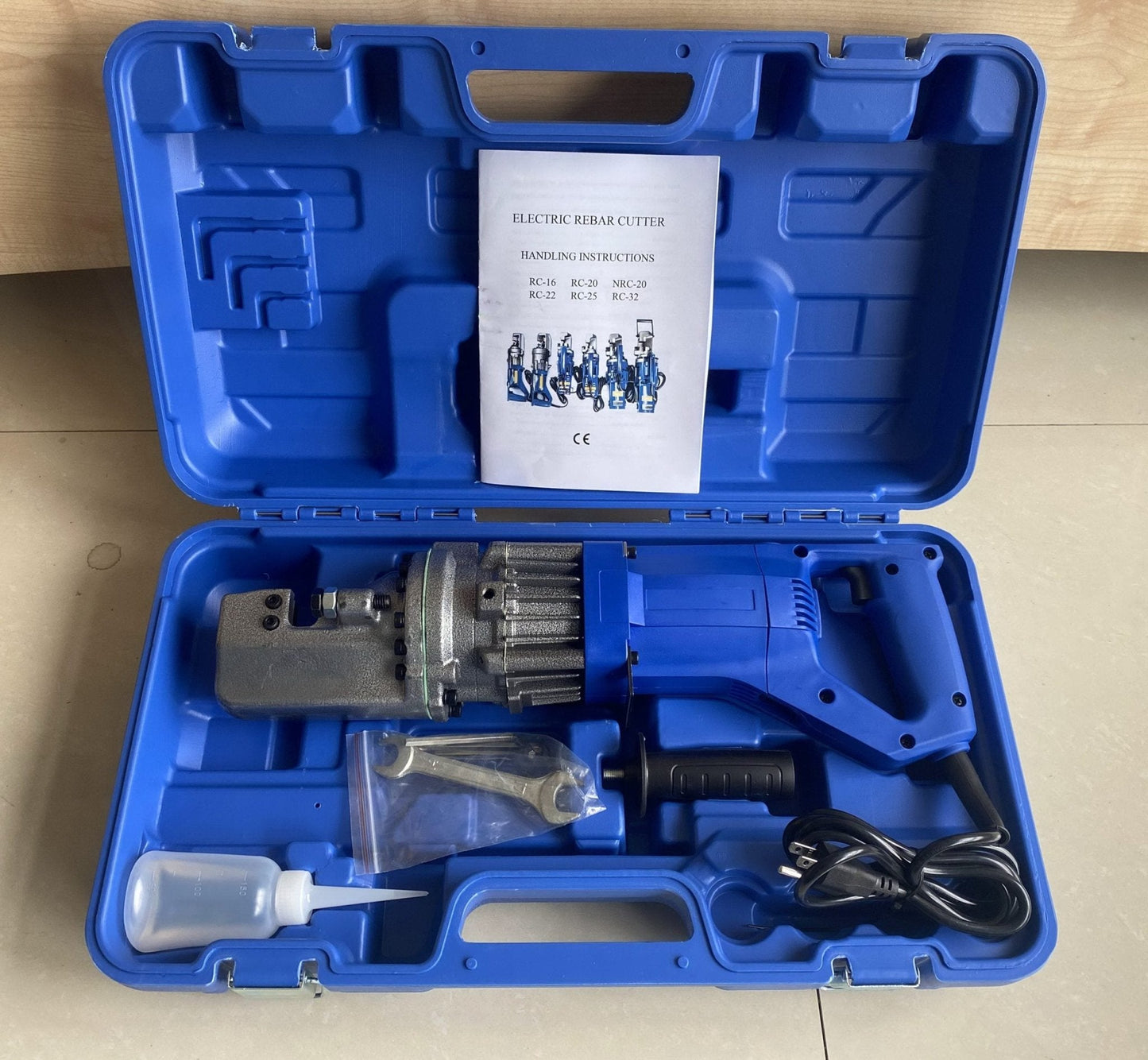850W electric rebar cutter with carry case
Hydraulic steel cutting tool for construction
Heavy-duty rebar cutter for 4–16mm steel rods