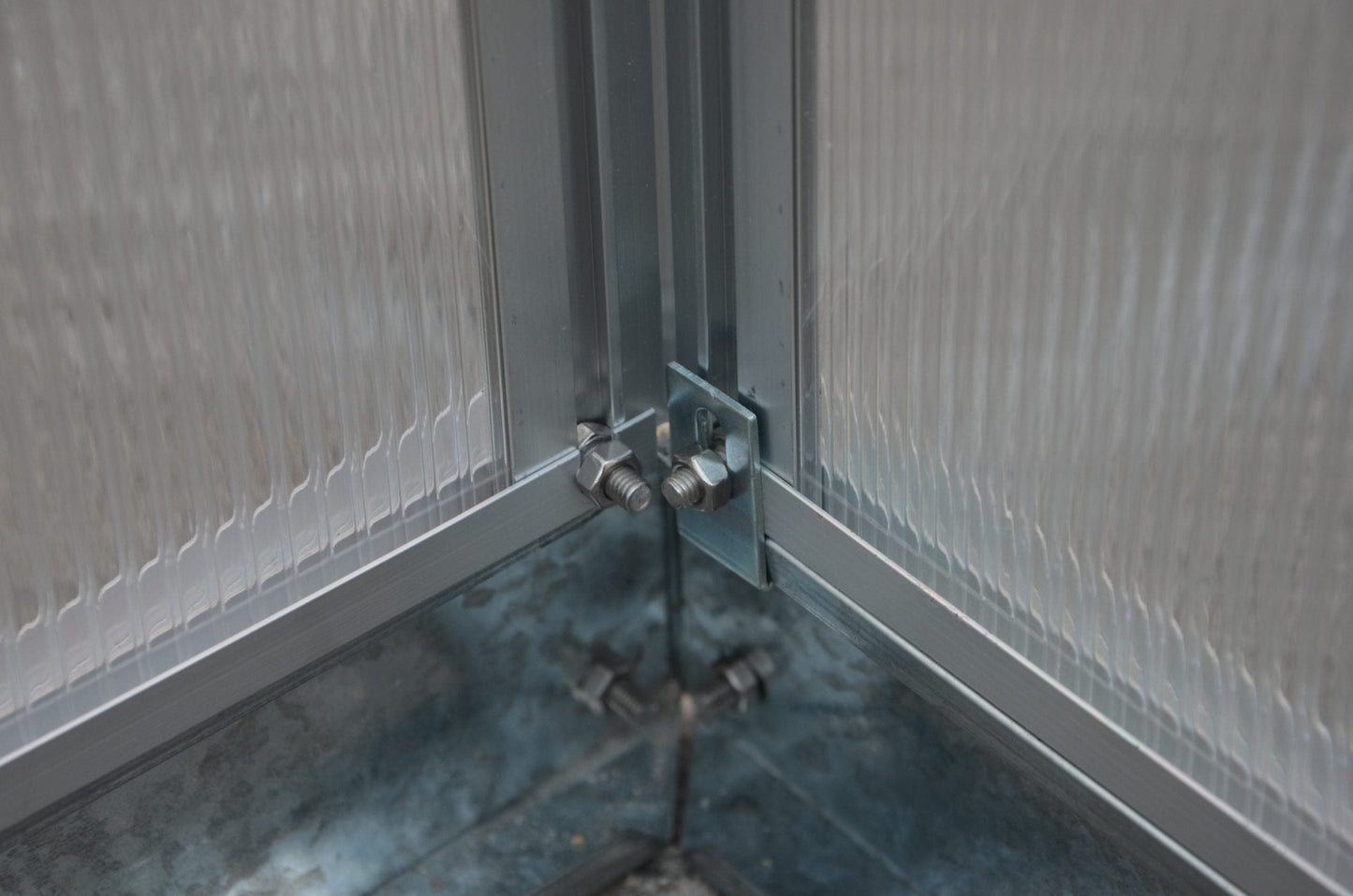 All-Weather Polycarbonate Greenhouse – 8x6, 8x10, 8x16 FT Outdoor Aluminum Frame Greenhouse with Sliding Doors and Roof Vents