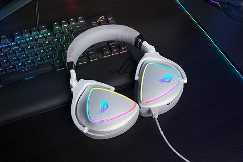 ASUS ROG Delta Gaming Headset – Ear Cup Closeup