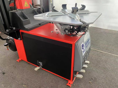 FT800 Automatic Tire Changer Front View with Dual Assist Arms

Professional Garage Tire Changing Equipment – FT800

Tilt-Back Tower Tire Machine with 28.5" Clamping Capacity

High Performance Tire Changer for Low-Profile Tires